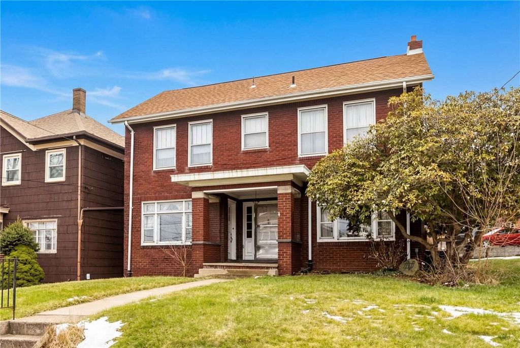 319 4th St, Ellwood City, PA 16117