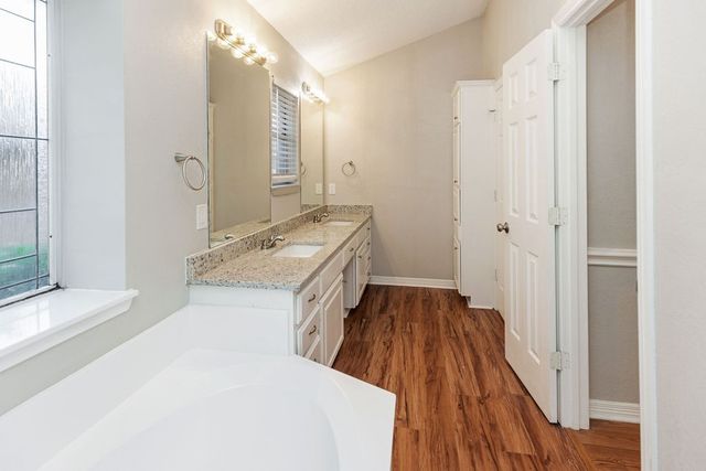 6009 Kenilworth Drive, Arlington, TX 76001