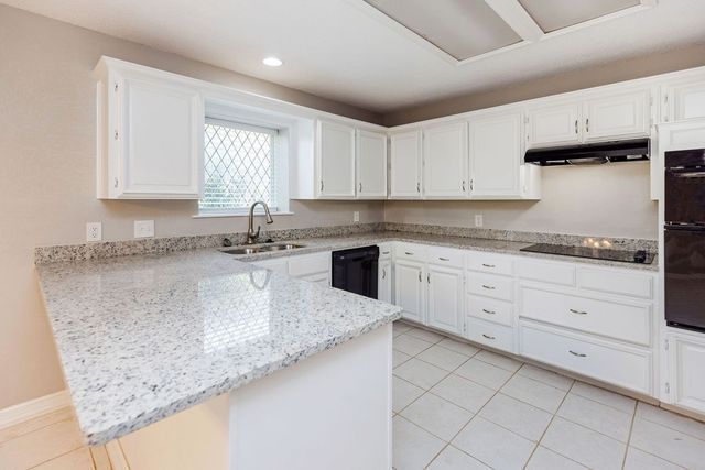 6009 Kenilworth Drive, Arlington, TX 76001