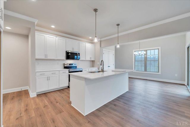 8 Snowfield Circle, Lynchburg, VA 24503