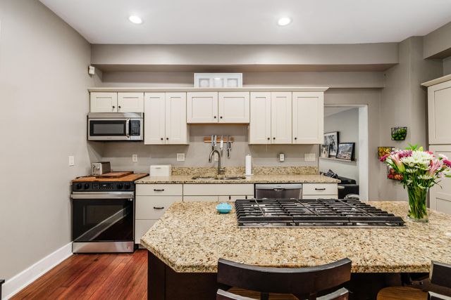 885 S Front Street, Columbus, OH 43206