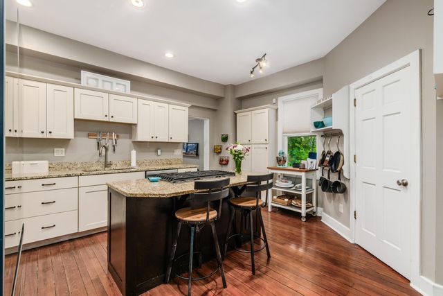 885 S Front Street, Columbus, OH 43206
