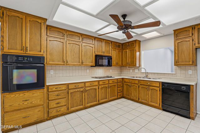 125 SUNDANCE Court, Santa Teresa, NM 88008