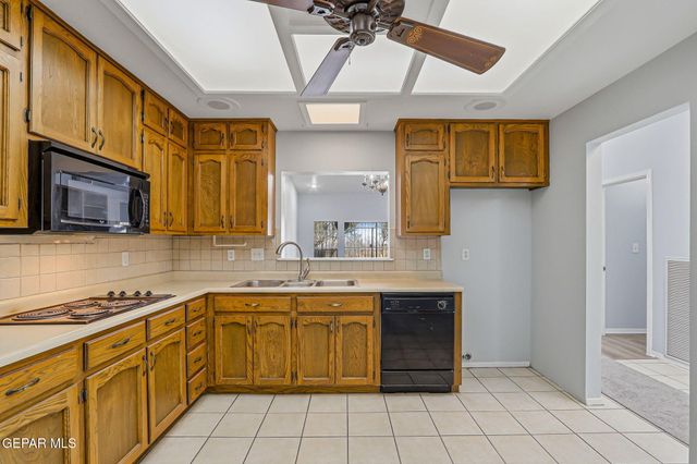 125 SUNDANCE Court, Santa Teresa, NM 88008