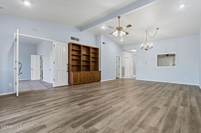 125 SUNDANCE Court, Santa Teresa, NM 88008