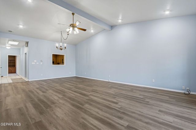 125 SUNDANCE Court, Santa Teresa, NM 88008