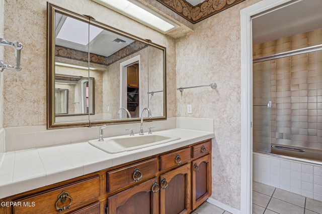 125 SUNDANCE Court, Santa Teresa, NM 88008