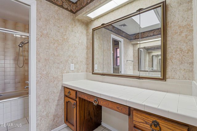 125 SUNDANCE Court, Santa Teresa, NM 88008