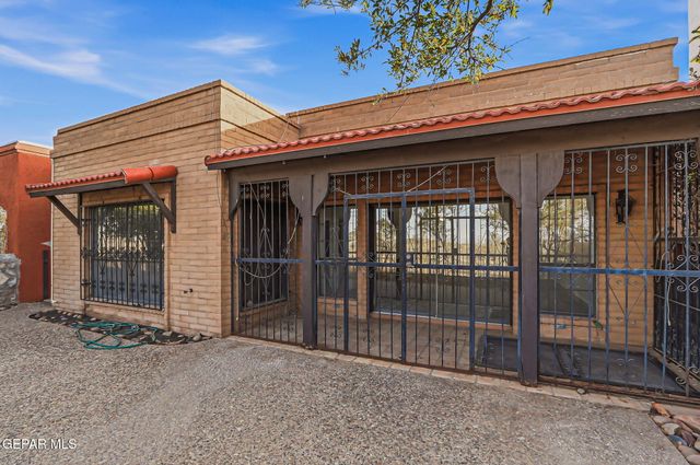 125 SUNDANCE Court, Santa Teresa, NM 88008