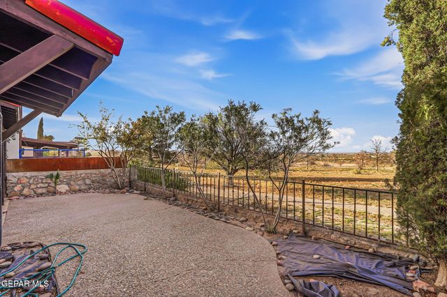 125 SUNDANCE Court, Santa Teresa, NM 88008