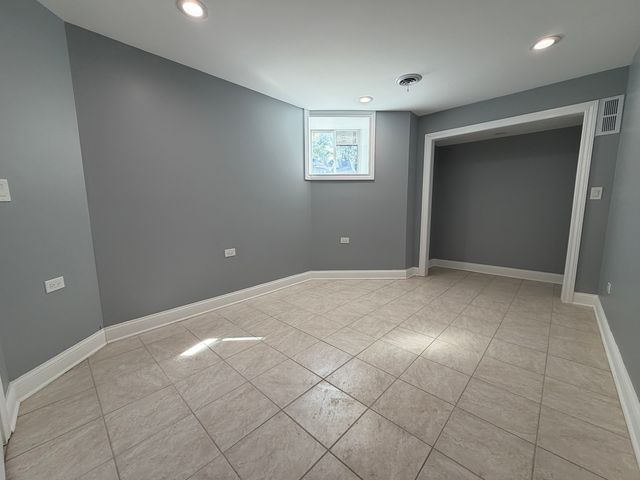 600 N Pine Avenue, Chicago, IL 60644