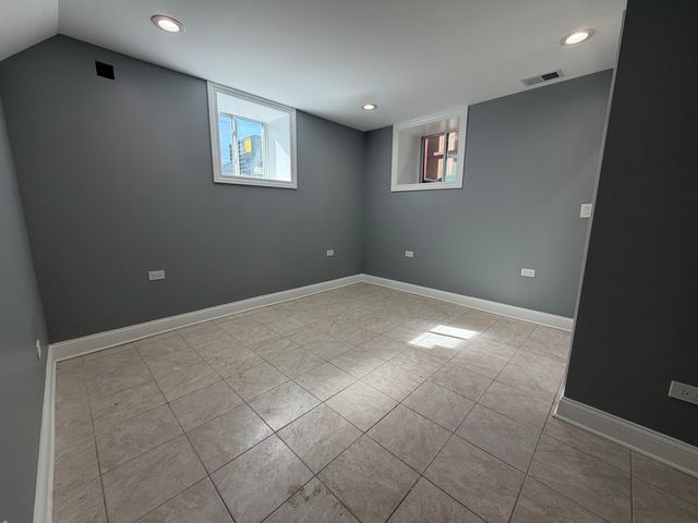 600 N Pine Avenue, Chicago, IL 60644