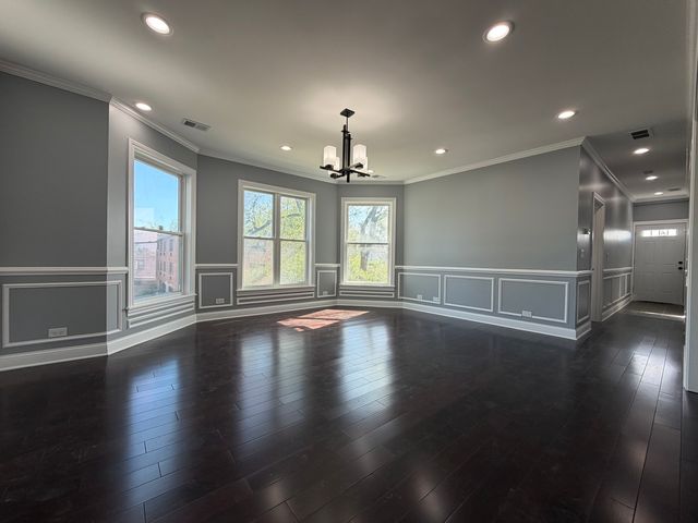 600 N Pine Avenue, Chicago, IL 60644