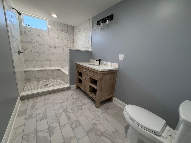 600 N Pine Avenue, Chicago, IL 60644