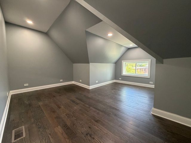 600 N Pine Avenue, Chicago, IL 60644