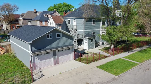600 N Pine Avenue, Chicago, IL 60644