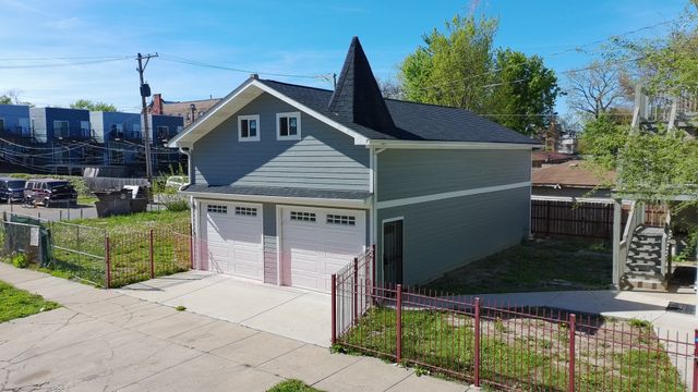 600 N Pine Avenue, Chicago, IL 60644