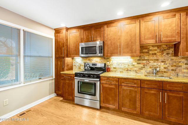 302 Spinnakers Cove, Toms River, NJ 08753