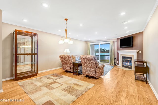 302 Spinnakers Cove, Toms River, NJ 08753