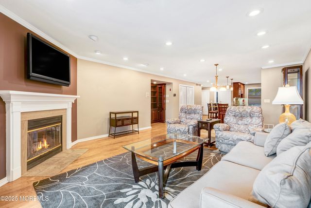 302 Spinnakers Cove, Toms River, NJ 08753