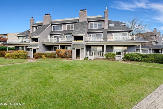 302 Spinnakers Cove, Toms River, NJ 08753