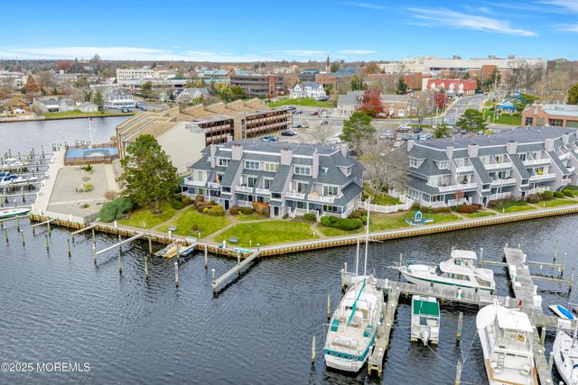 302 Spinnakers Cove, Toms River, NJ 08753