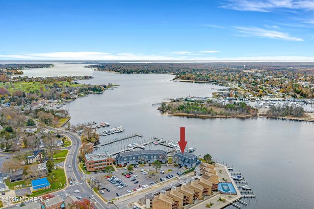 302 Spinnakers Cove, Toms River, NJ 08753