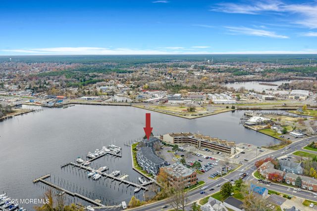 302 Spinnakers Cove, Toms River, NJ 08753