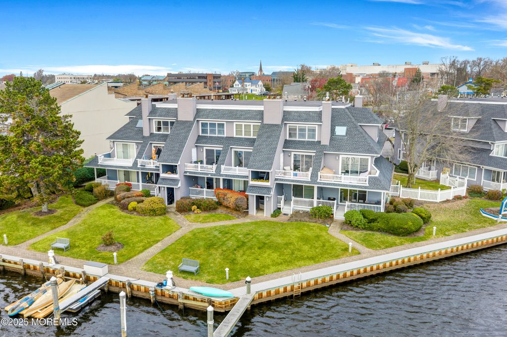 302 Spinnakers Cove, Toms River, NJ 08753