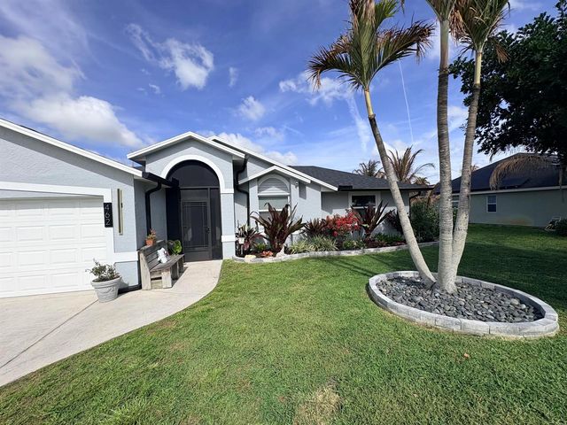 462 SE Cork Road, Port St. Lucie, FL 34984