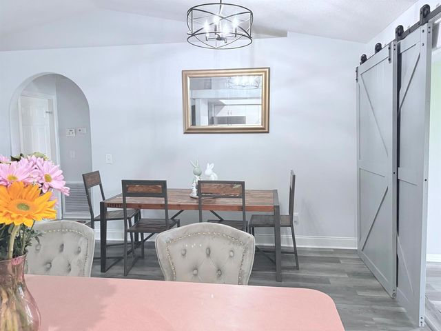 462 SE Cork Road, Port St. Lucie, FL 34984