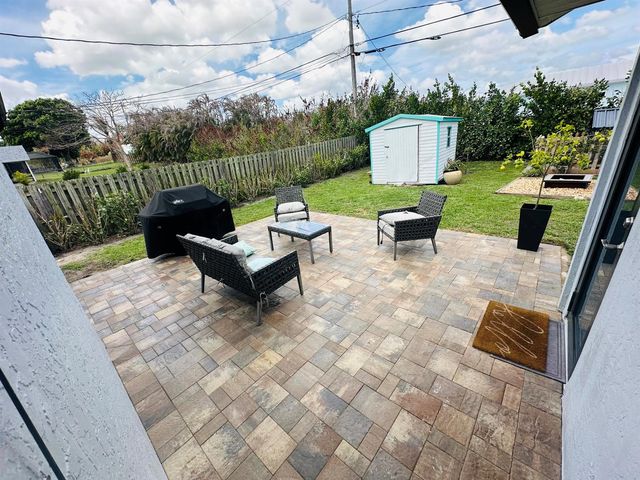 462 SE Cork Road, Port St. Lucie, FL 34984