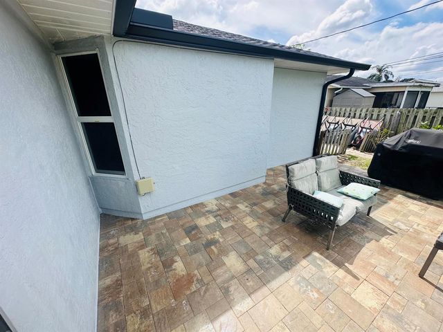 462 SE Cork Road, Port St. Lucie, FL 34984