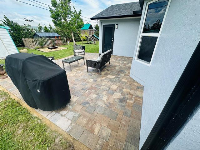 462 SE Cork Road, Port St. Lucie, FL 34984