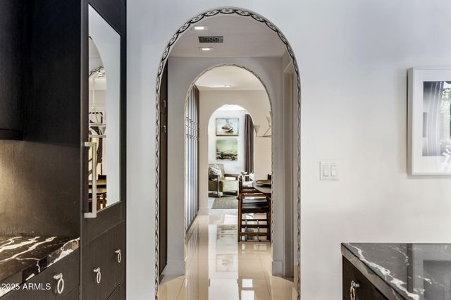 7242 E JOSHUA TREE Lane, Scottsdale, AZ 85250