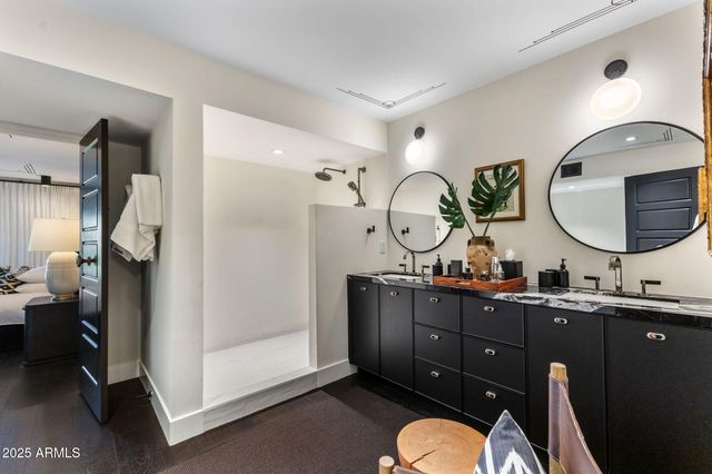 7242 E JOSHUA TREE Lane, Scottsdale, AZ 85250