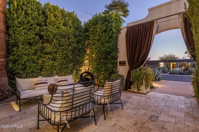 7242 E JOSHUA TREE Lane, Scottsdale, AZ 85250