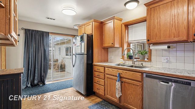 200 W Adams Street, Coleman, MI 48618