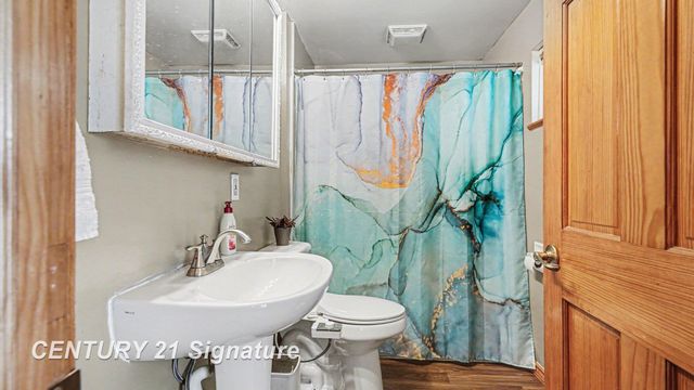 200 W Adams Street, Coleman, MI 48618