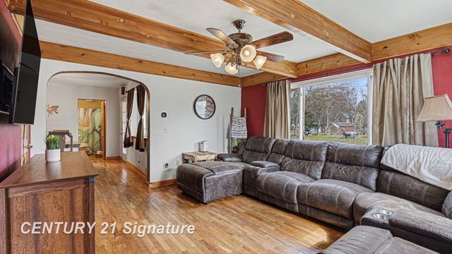 200 W Adams Street, Coleman, MI 48618