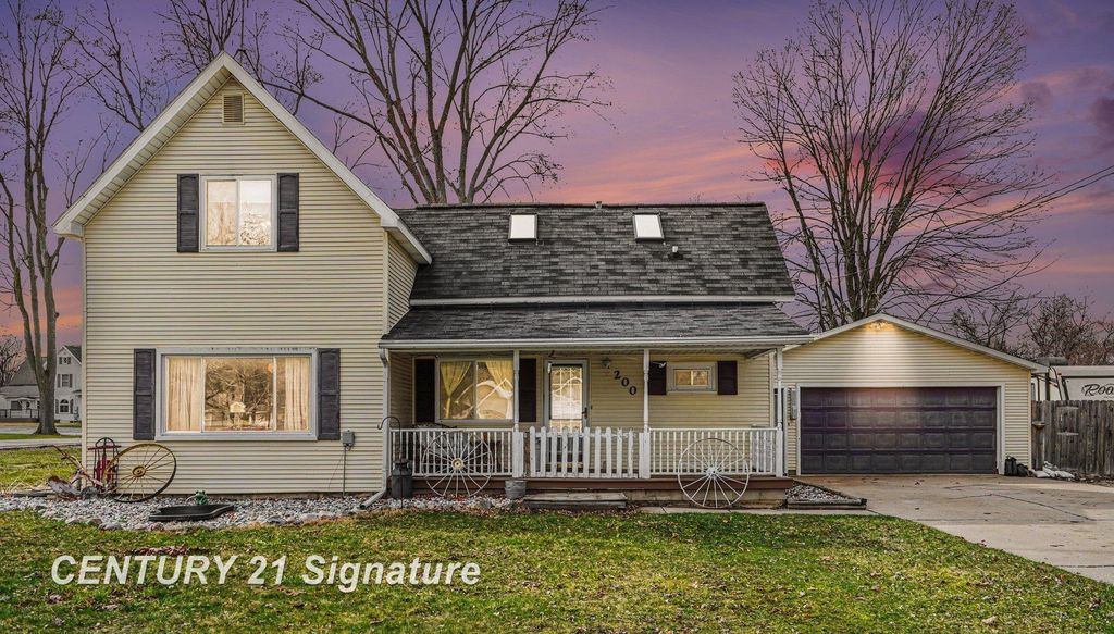 200 W Adams Street, Coleman, MI 48618