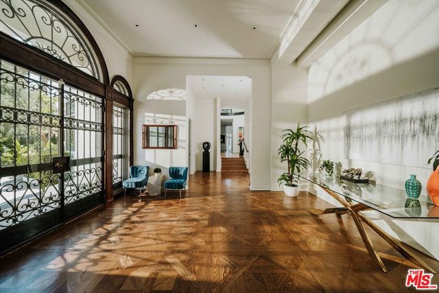 11037 Anzio Road, Los Angeles, CA 90077