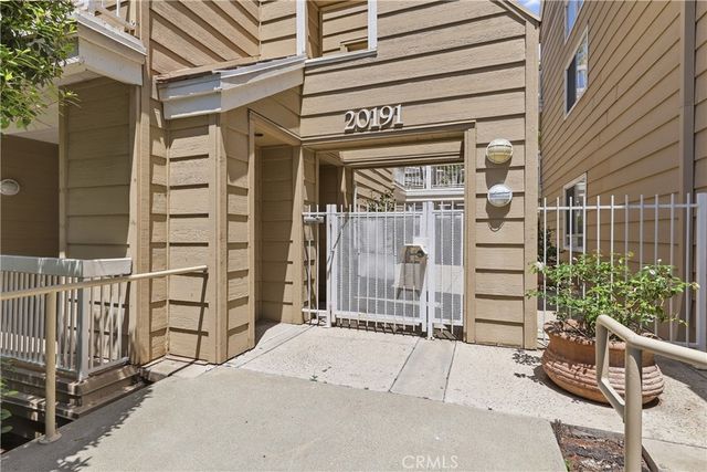 20191 Cape Coral Lane 3-114, Huntington Beach, CA 92646