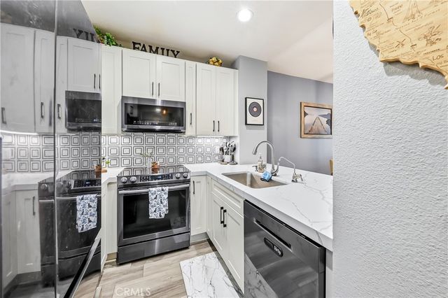 20191 Cape Coral Lane 3-114, Huntington Beach, CA 92646