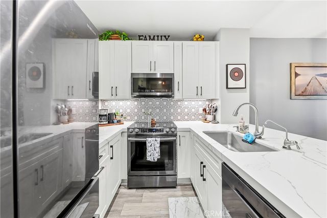20191 Cape Coral Lane 3-114, Huntington Beach, CA 92646