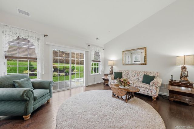 8 Atkins Court, Carmel, NY 10512