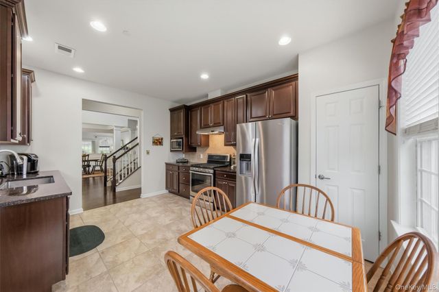 8 Atkins Court, Carmel, NY 10512