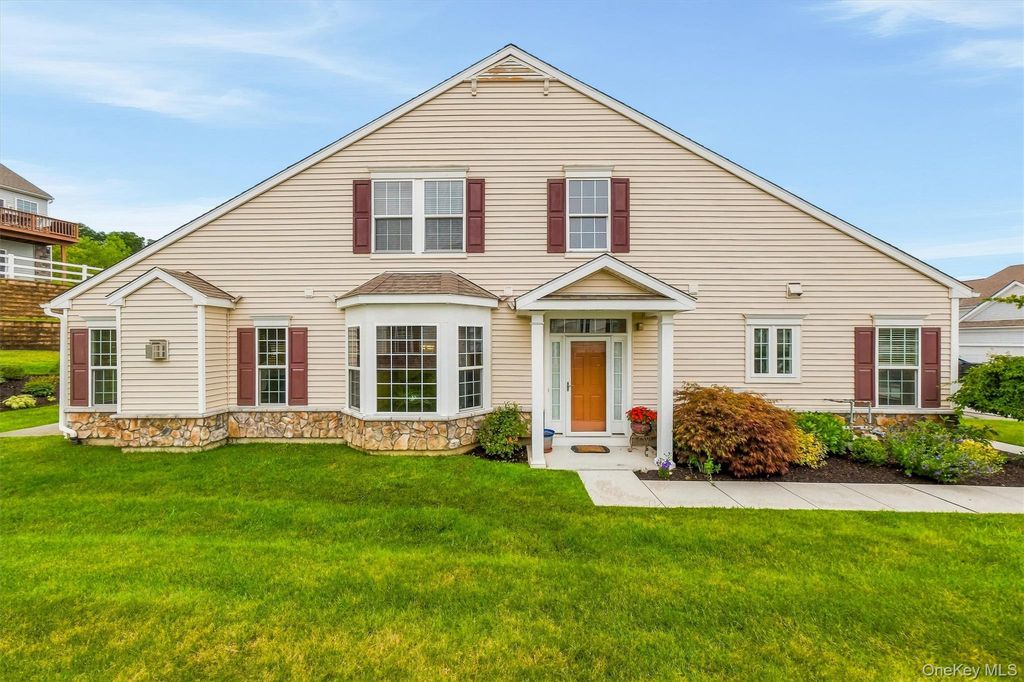 8 Atkins Court, Carmel, NY 10512