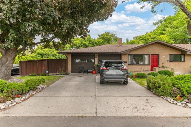 5905 N Astor St, Spokane, WA 99208