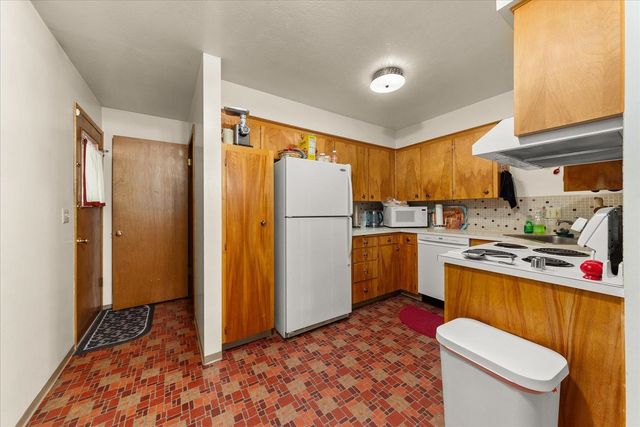 5905 N Astor St, Spokane, WA 99208